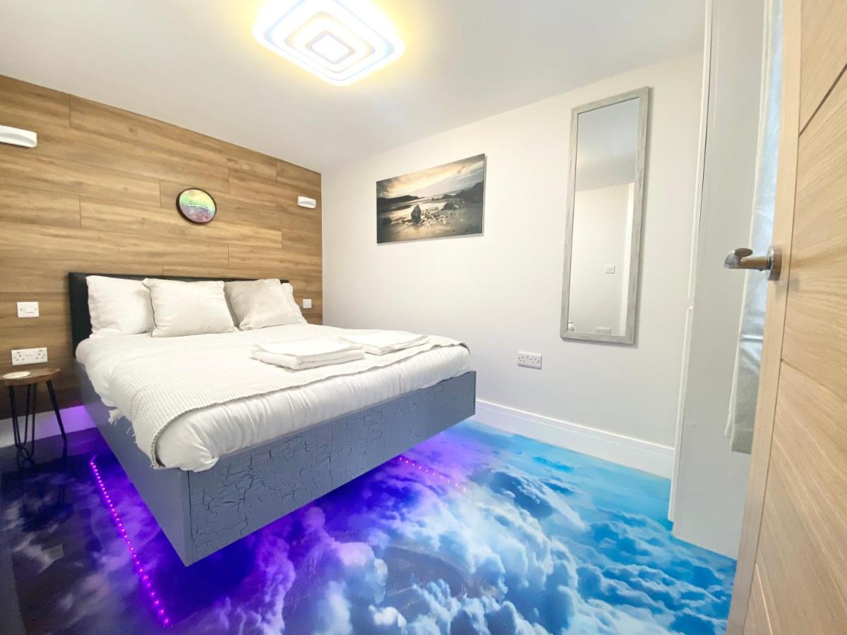 Cloud9 Guest House - By Coastline Retreats - 2 Bedroom Self Contained Garden Flat - Luxury Bath, Netflix, Superfast Wifi, Parking Included Bournemouth Ngoại thất bức ảnh